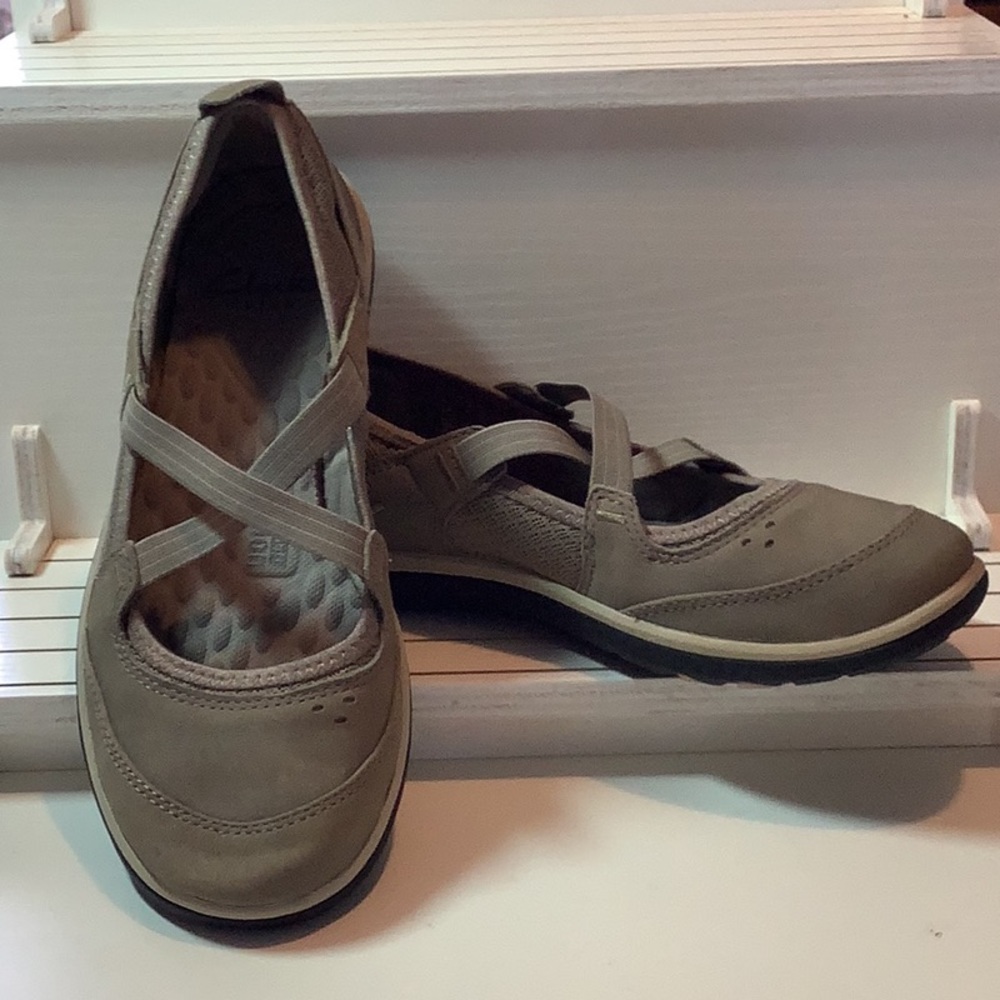 Size 7 Clarks Privo Soft Cushion Flats, New